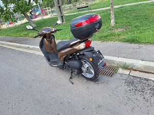 scooter Tauris Avienda 125 - imagine 4