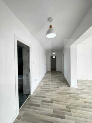 Casa individuala cu garaj - 143 mp Amprenta la sol + 710 mp teren - IZVIN - imagine 3