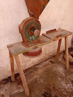 Vând moara măcinat cereale 