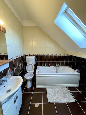 Apartament 90m2 , in vila - imagine 3