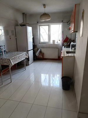 Apartament 3 camere zona Bd. Chisinau - Club Miramar