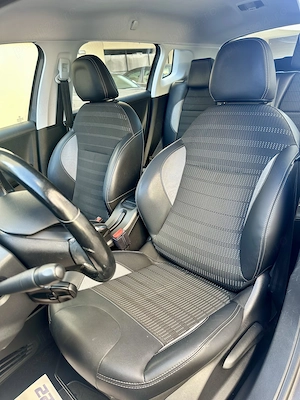 Peugeot 2 km Carplay Dubluclimatronic Rate Garantie - imagine 7