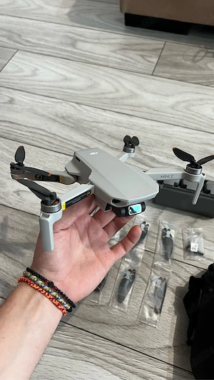 DJI Mini 2 Fly More Combo