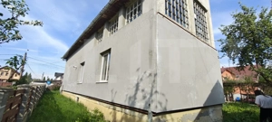 Casă spațioasă de vânzare — Calea Moldovei, zonă rezidențială - imagine 2