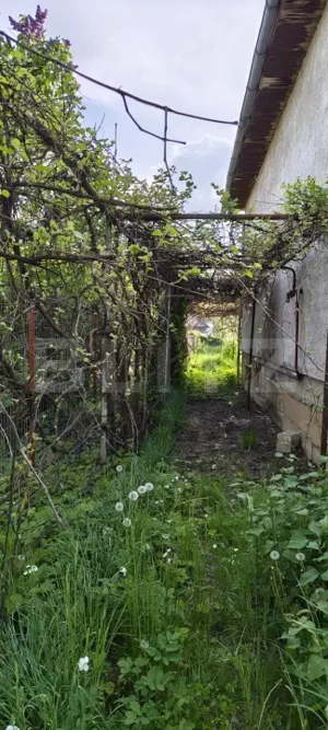 Casă spațioasă de vânzare — Calea Moldovei, zonă rezidențială - imagine 16