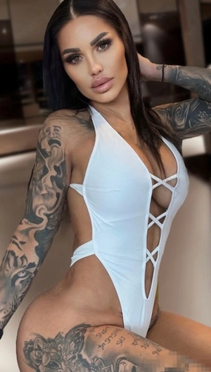 Ava detin piercing intim - imagine 5