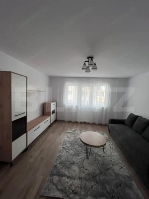 Apartament 4 camere, decomandat, etaj intermediar, zona USV