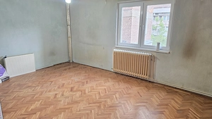 Vand apartament 2 camere decomandat in Deva, zona Gojdu, etaj 1, bloc de 4 etaje de caramida,  - imagine 2