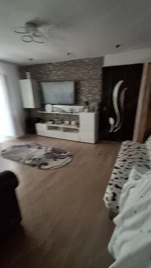 vînd apartament 2 camere - imagine 4