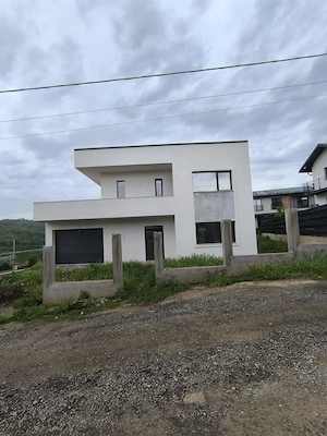 Vila nouă de vânzare CUG - Valea Adâncă, GARAJ, priveliște superbă către lacul Ezăreni
