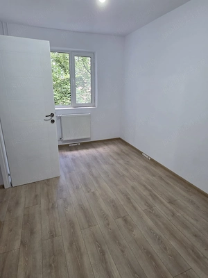 Apartament 2 camere etaj 3 Strada Iris - imagine 5