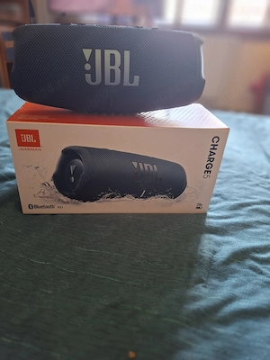 Vand schimb jbl charge 5 by harman