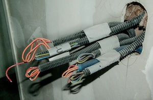 Electrician - CAM Electric   Conectăm siguranța cu profesionalismul! - imagine 4