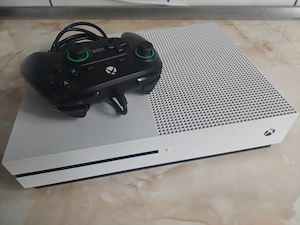 [XboxOneS] Vând consolă Xbox One S albă de 512GB în perfectă stare + accesorii + jocuri [poze reale]