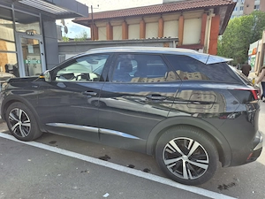 Peugeot 3008 Plug In Hybrid SUV - imagine 4