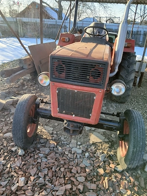 Vând tractor U445 an 2001