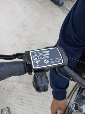 se vinde bicicleta electrica 