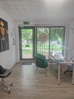 Vând spațiu comercial în Reșița, zona govândar (victoria) - imagine 7
