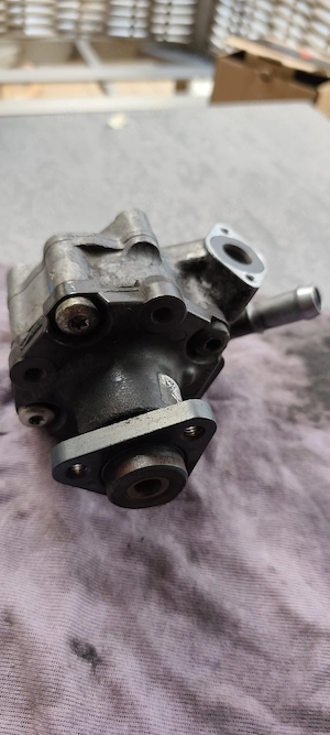 Pompă servo direcție, Audi A 4, B8, între 2007-2012, diesel 2.0 pompă nouă și pompa sh stare bună  - imagine 3