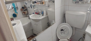Proprietar vand apartament 3 camaere - imagine 9