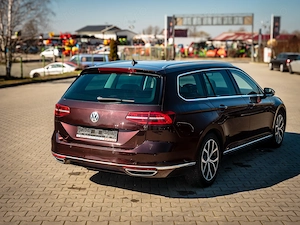 VW Passat 2.0 BiTdi 240 Cai 4Motion  - imagine 4