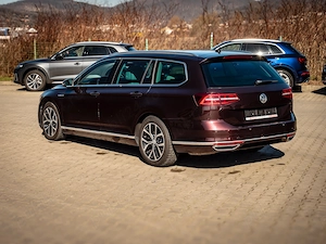 VW Passat 2.0 BiTdi 240 Cai 4Motion  - imagine 3