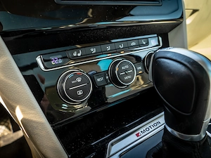 VW Passat 2.0 BiTdi 240 Cai 4Motion  - imagine 9