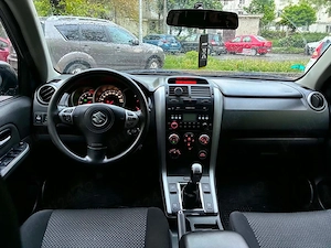 vand Suzuki Grand Vitara 1.9 4x4 - imagine 2
