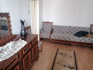 Închiriez apartament cu 2 camere semidecomandat  - imagine 9