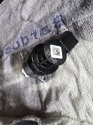 Regulator presiune combustibil VW Golf 6 CFHC 140 cp - imagine 3