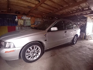 Volvo v40 2.0turbo  - imagine 2