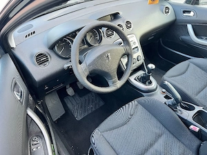 Peugeot 308 Motor 1.4 benzină cumpărat din reprezentanță în 2010, a stat în show - imagine 5