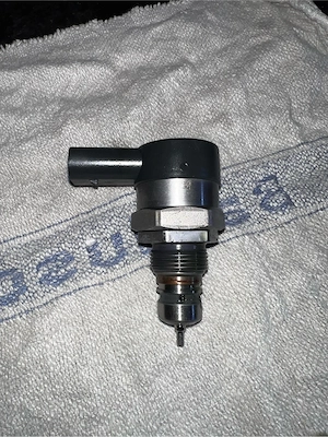 Supapa control presiune combustibil rampa VW 2.0 TDI  - imagine 3