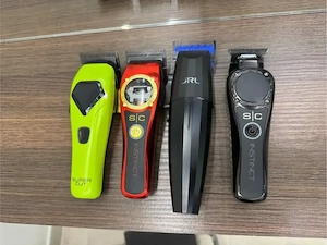    Vând trimmere profesionale barber: Rovra Super Cut, StyleCraft, JRL Onyx și StyleCraft Instinct. 
