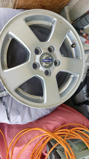 Jante originale Volvo XC30 15 inch 5x108 - imagine 4
