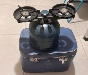 Arzător portabil pe gaz, de tip camping sau picnic, montat pe o butelie metalică (puțin folosit) - imagine 3
