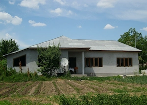Casa din boltari vis-a-vis de gara Urleasca, jud. Braila