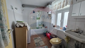 Casă / Vilă cu 3 camere de vânzare în zona Central - imagine 9
