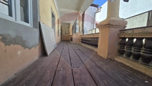Casă / Vilă cu 3 camere de vânzare în zona Central - imagine 12