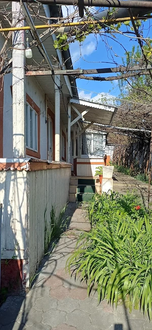 Casa parter-4 camere, grădină, garaj. Zona Libertății, Vaslui. - imagine 3