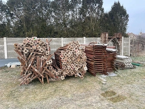 Inchiriam popi metalici,Schela metalica