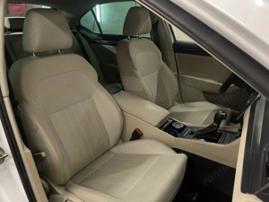 Skoda Superb - imagine 10