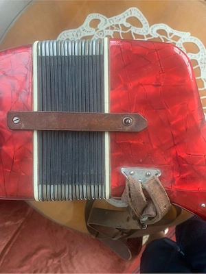  Vând acordeon marca EILMEISTER STELLA ,fabricat în Germania. - imagine 3