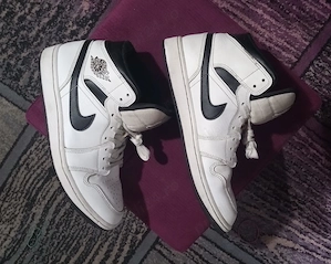 Adidași Air Jordan 1  - imagine 2