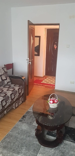 Vand apartament cu 4 camere  - imagine 3