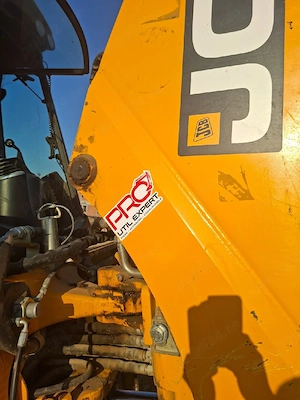 Firmă de construcții, angajeazăoperatorbuldoescavator. . 