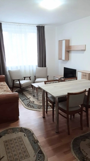 Apartament 3 camere luminos  de închiriat, zona Astra, str. L.C. Babeș, Brașov  