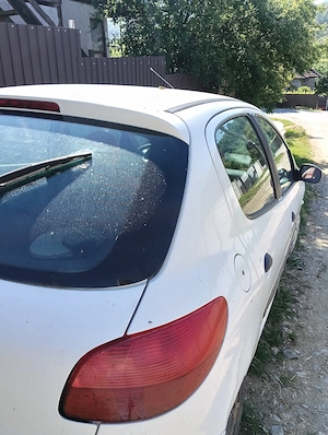 Vând mașina Peugeot 206 - imagine 2