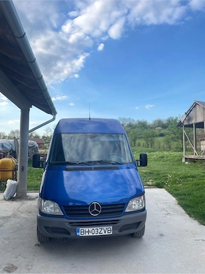 Mercedes-Benz Sprinter 8 locuri  - imagine 3
