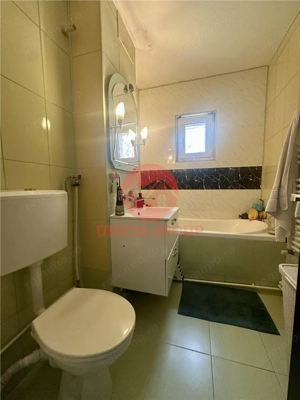Apartamente 3 Camere Decomandat, Etaj 2, Zona KM 5 - imagine 17